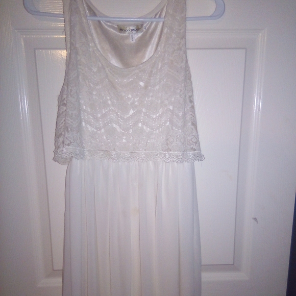 Dress - Picture 1 of 1